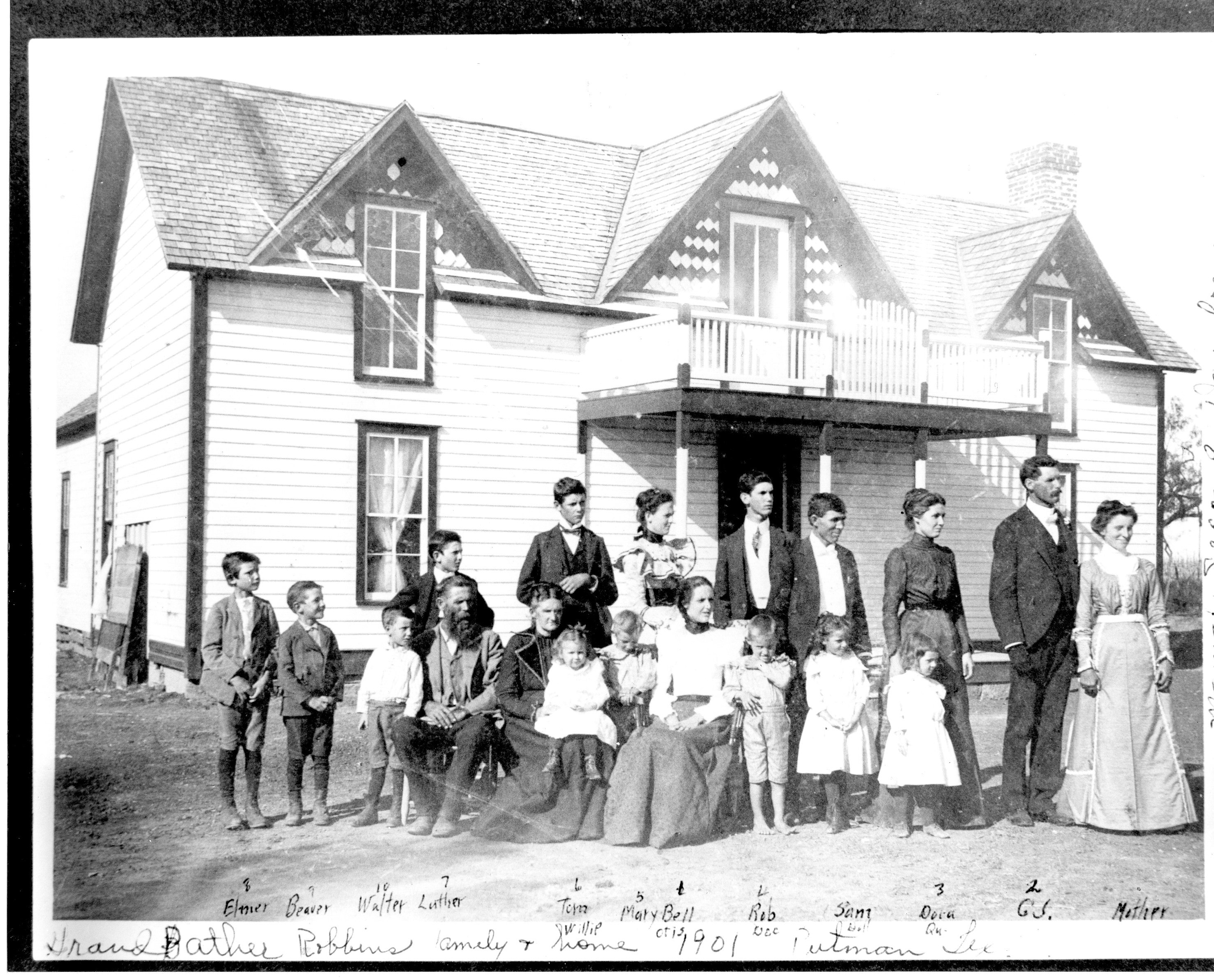 William Arthur Robbins and Mary Francis Bishop and family, 1901 in Putnam, TX.